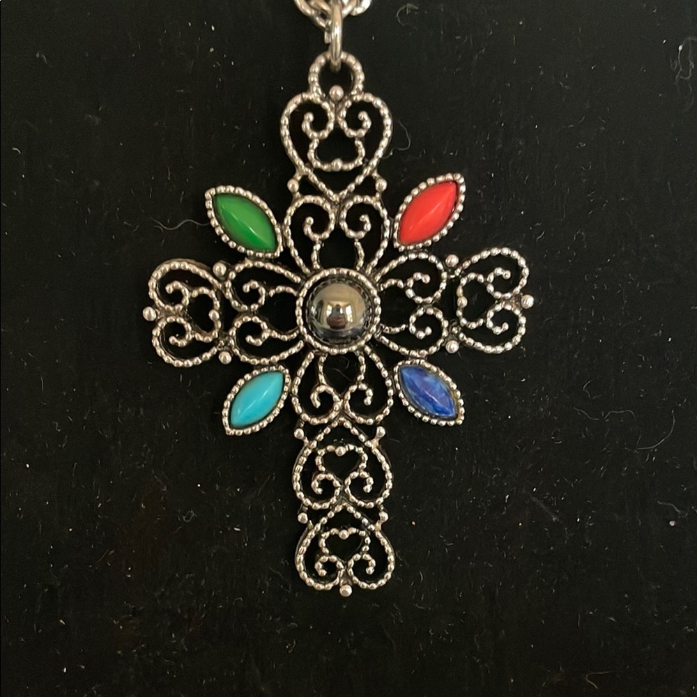 Avon Green and Red Filigree Cross Necklace